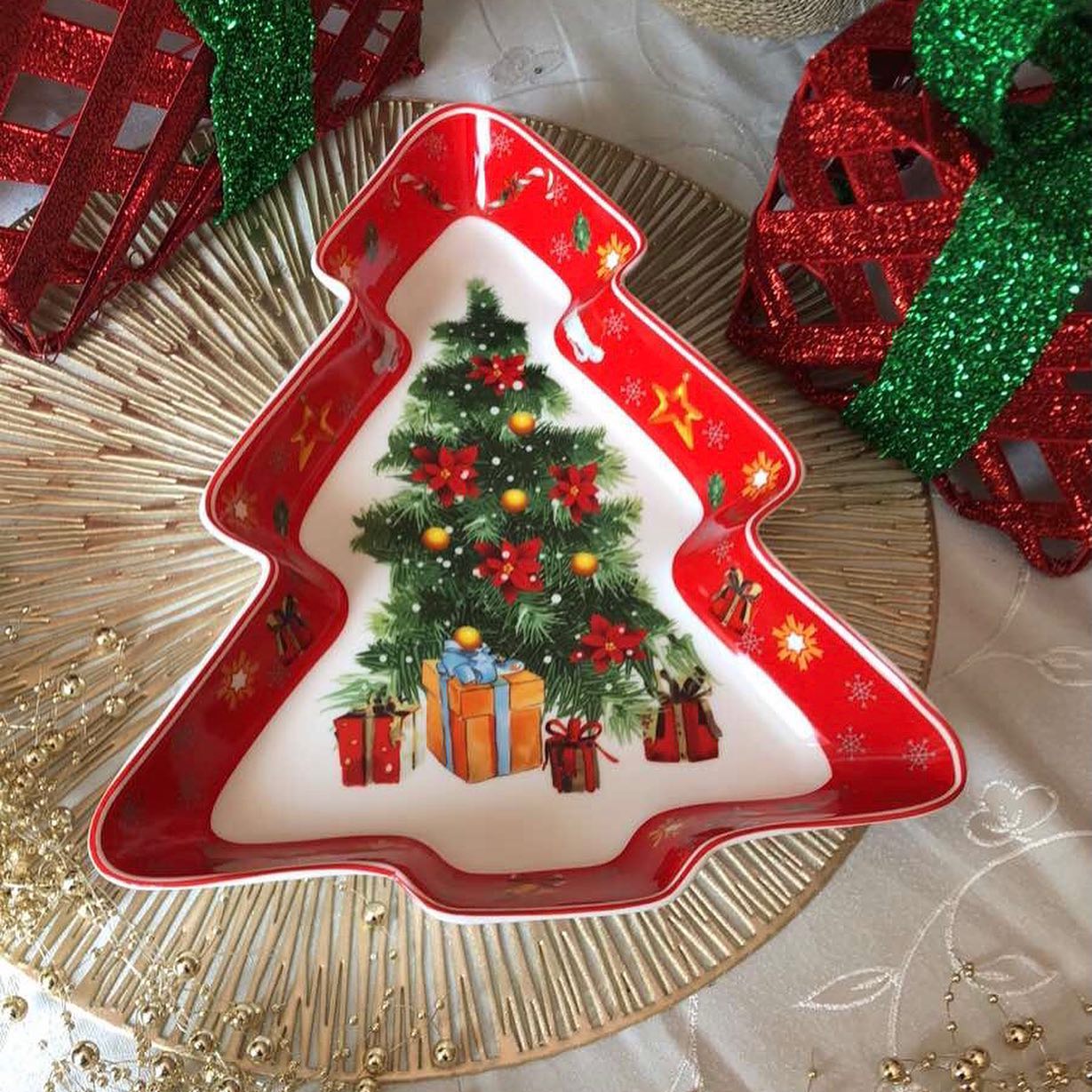 Conjunto de Porcelana Natalino com 14 Peças