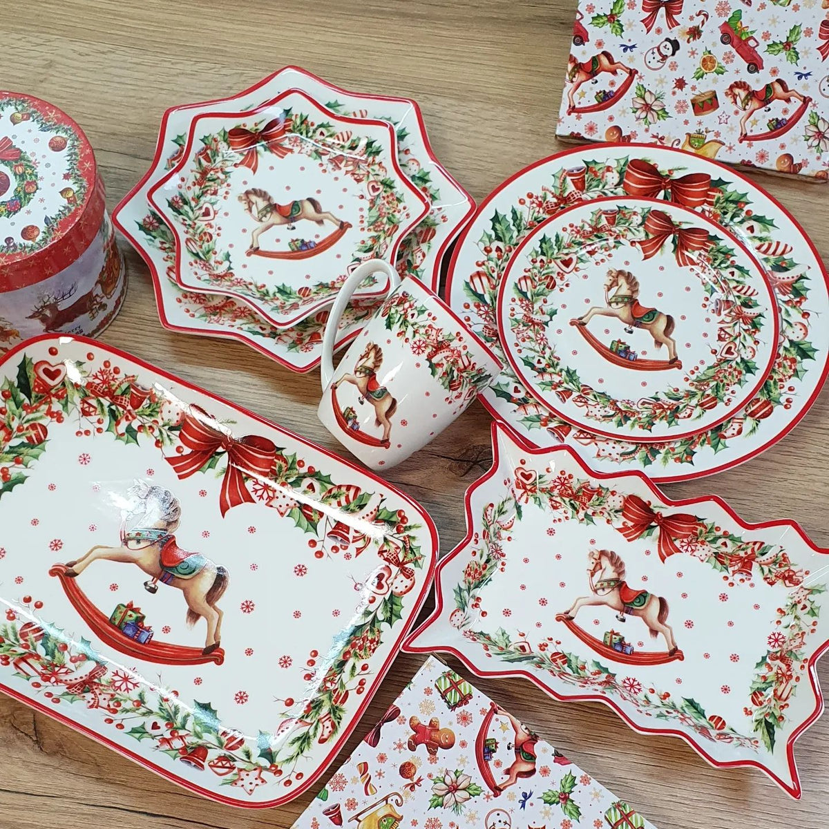 Conjunto de Porcelana Natalino com 9 Peças