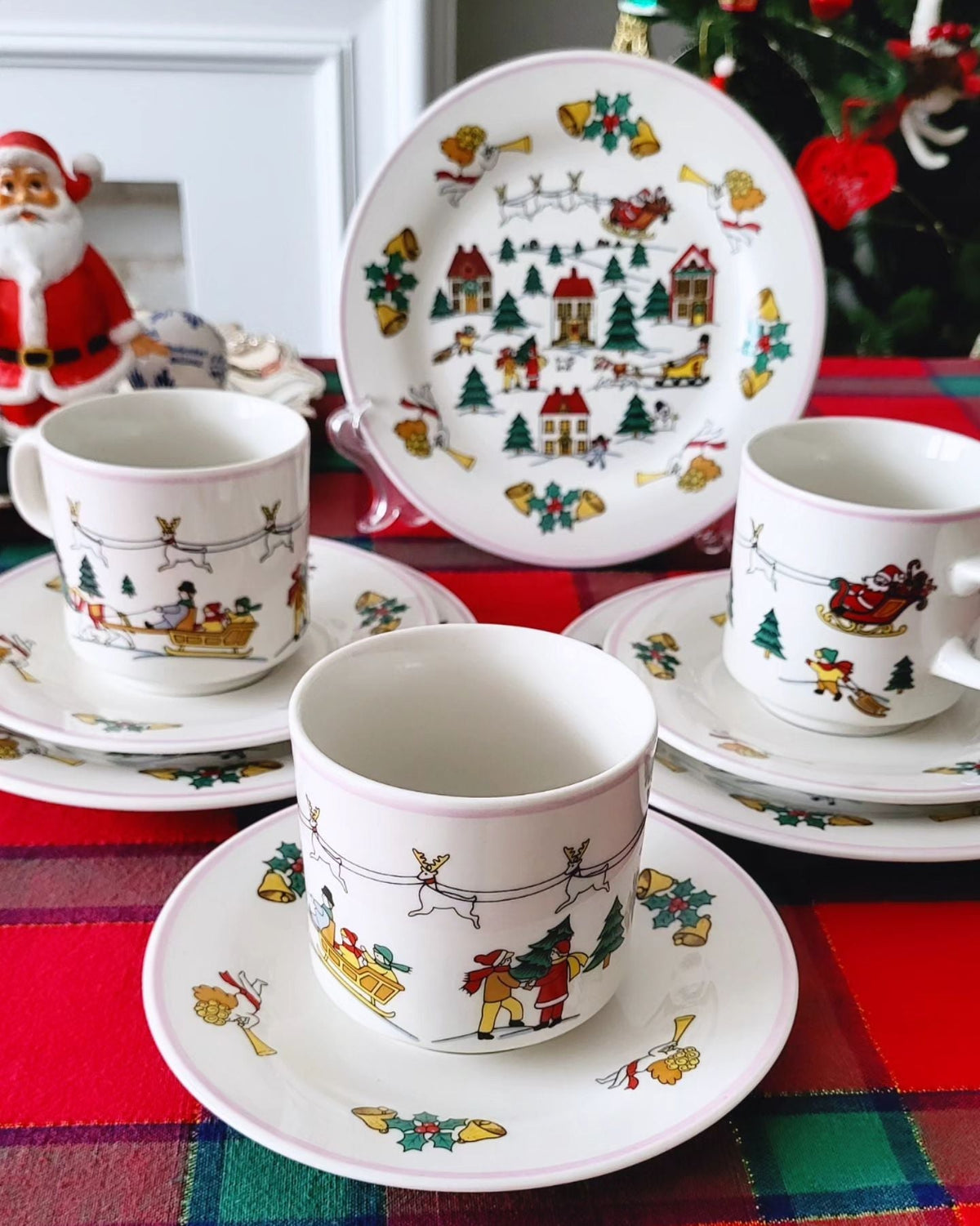 Conjunto de Porcelana Natalino com 9 Peças