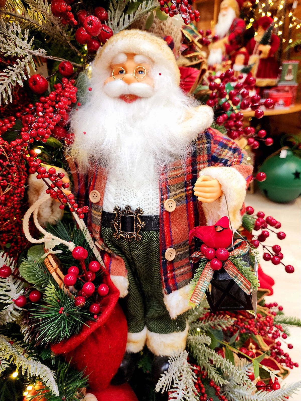 PAPAI NOEL EM PÉ XADREZ VERMELHO E VERDE 60CM - PRÉ VENDA 2025