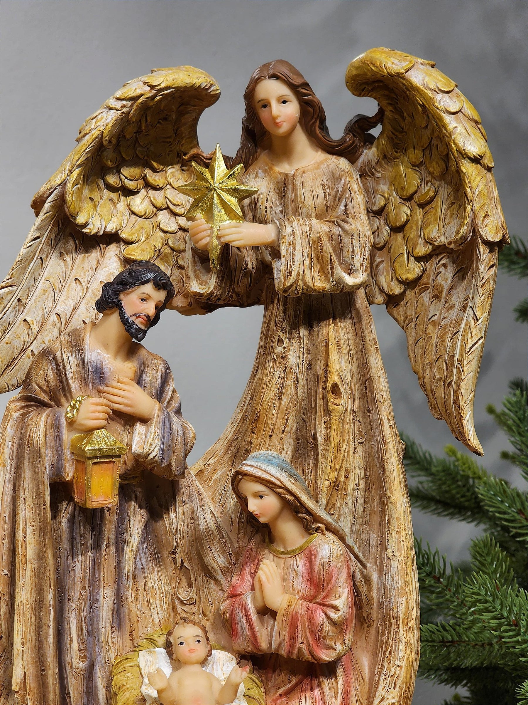 SAGRADA FAMÍLIA EM RESINA COM ANJO 30CM