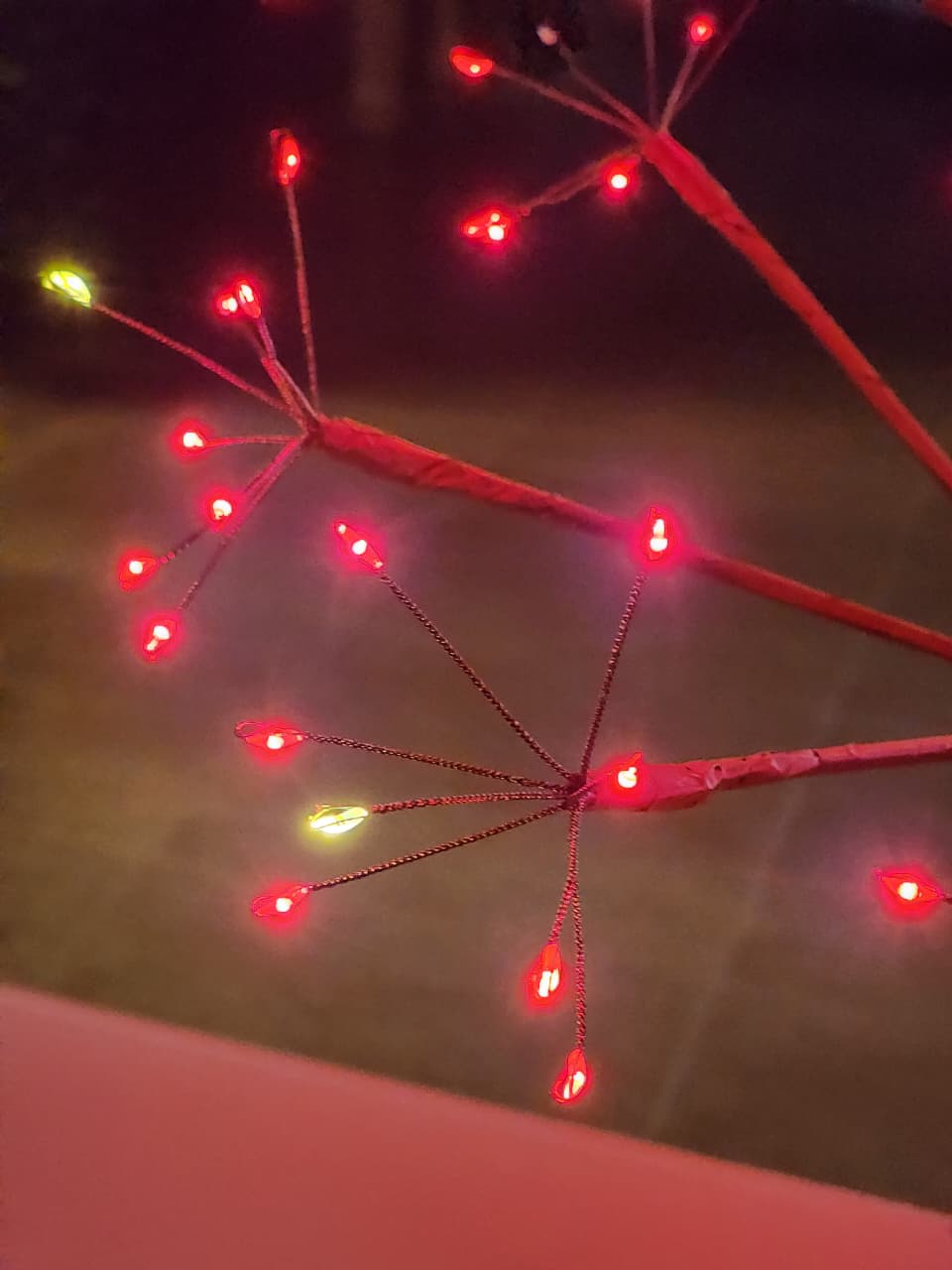 ÁRVORE FIO DE FADA COM 248 LEDS 100CM VERMELHA BIVOLT