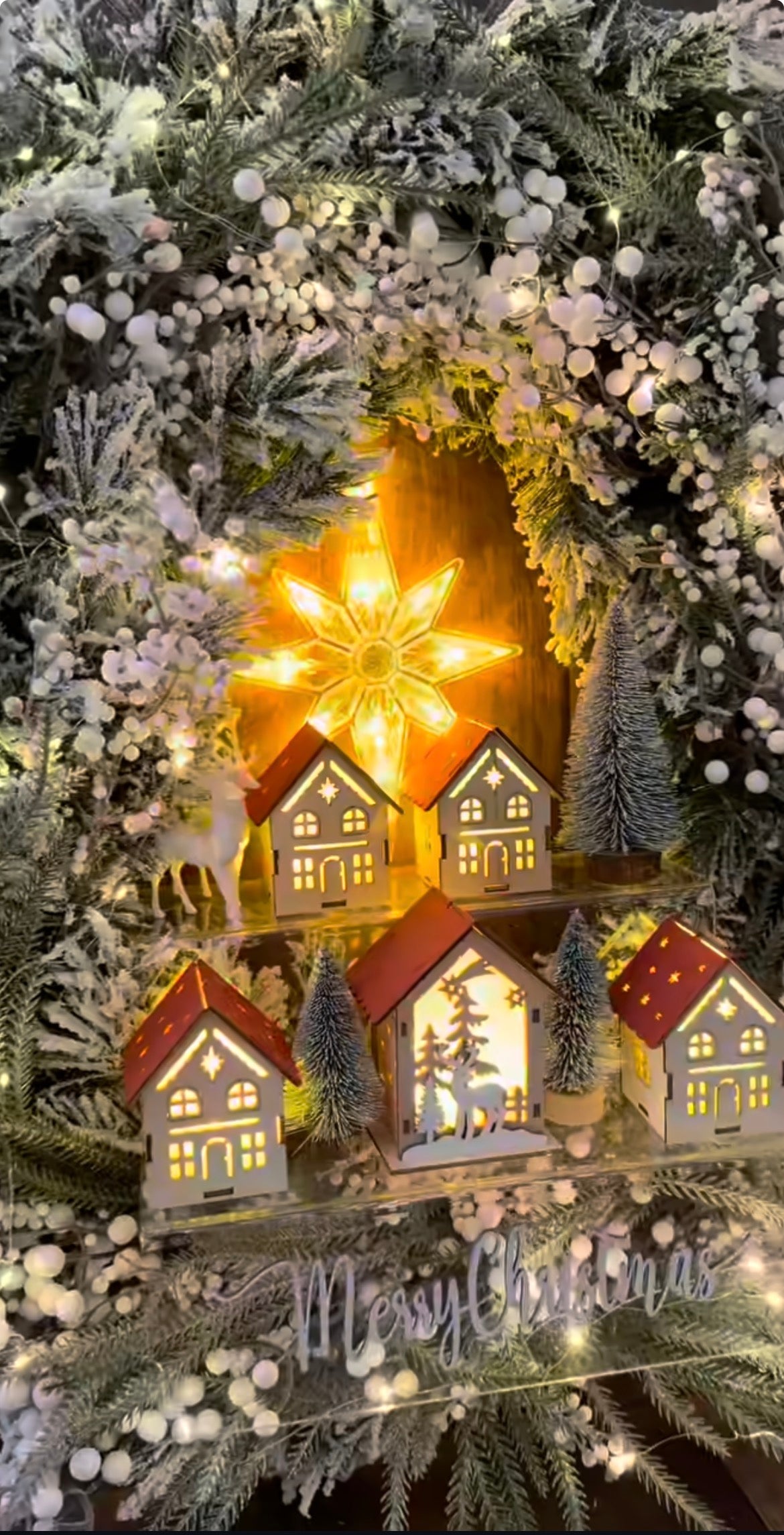 Guirlanda Iluminada Vila Encantada Merry Christmas - Efeito Neve